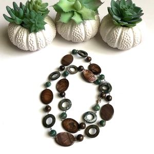 Brown and green single strand shell necklace